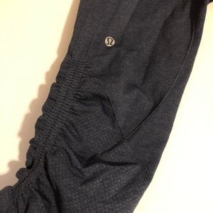 ⭐️ LULULEMON CROP LEGGINGS ⭐️